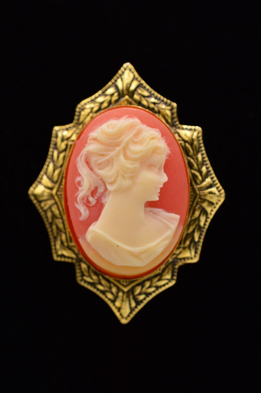 Vintage Cameo Pin Brooch Light Metal Antiqued Gold Lady Clay 1980s BinAC